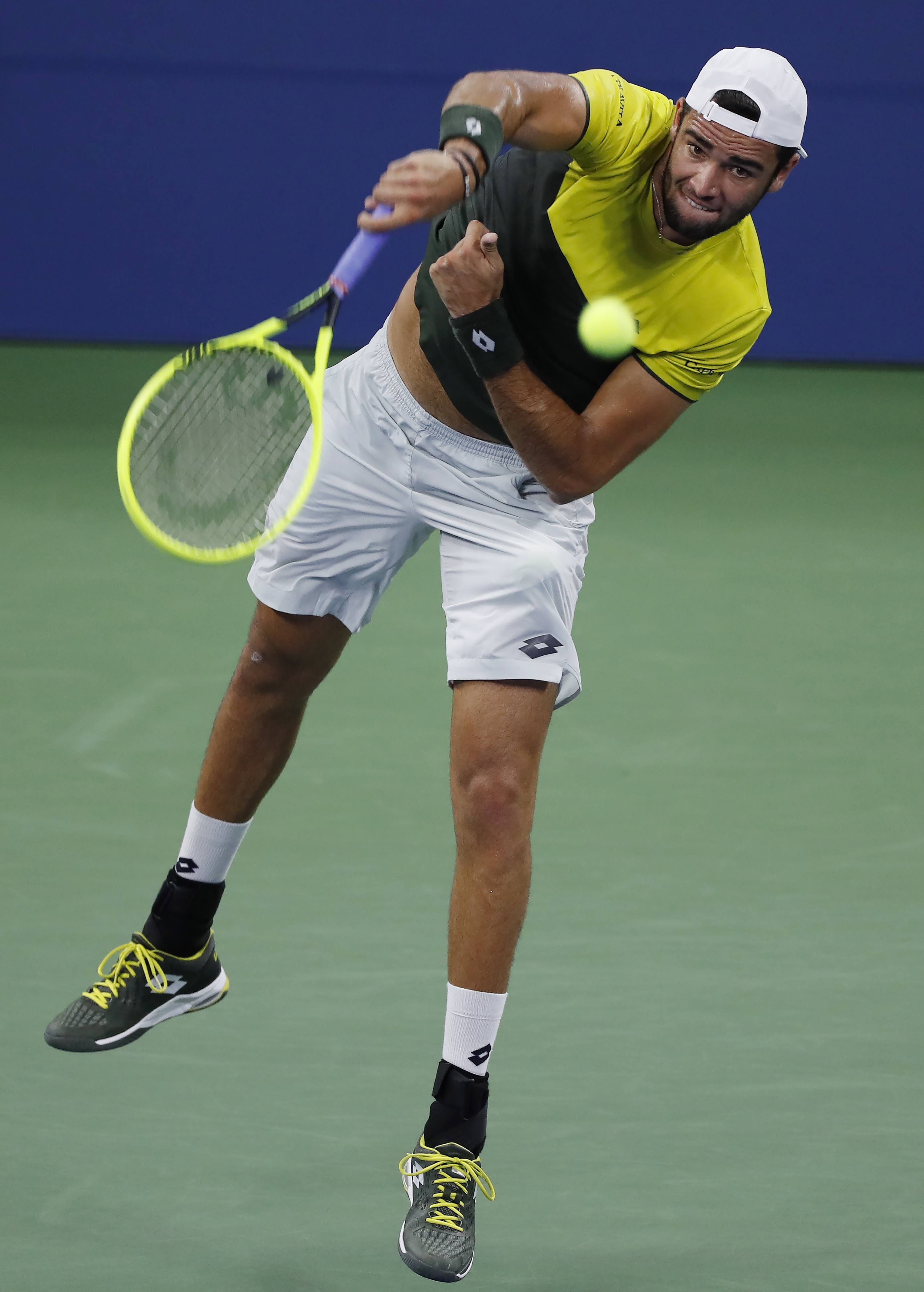 并通过社交 并通过社交